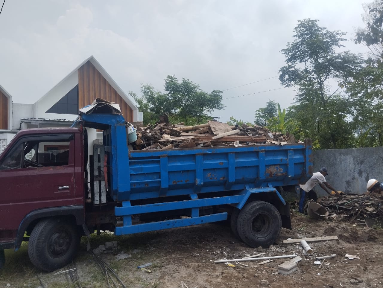 Armada Buang Puing Jogja Siap Mengangkut Sampah Proyek Anda