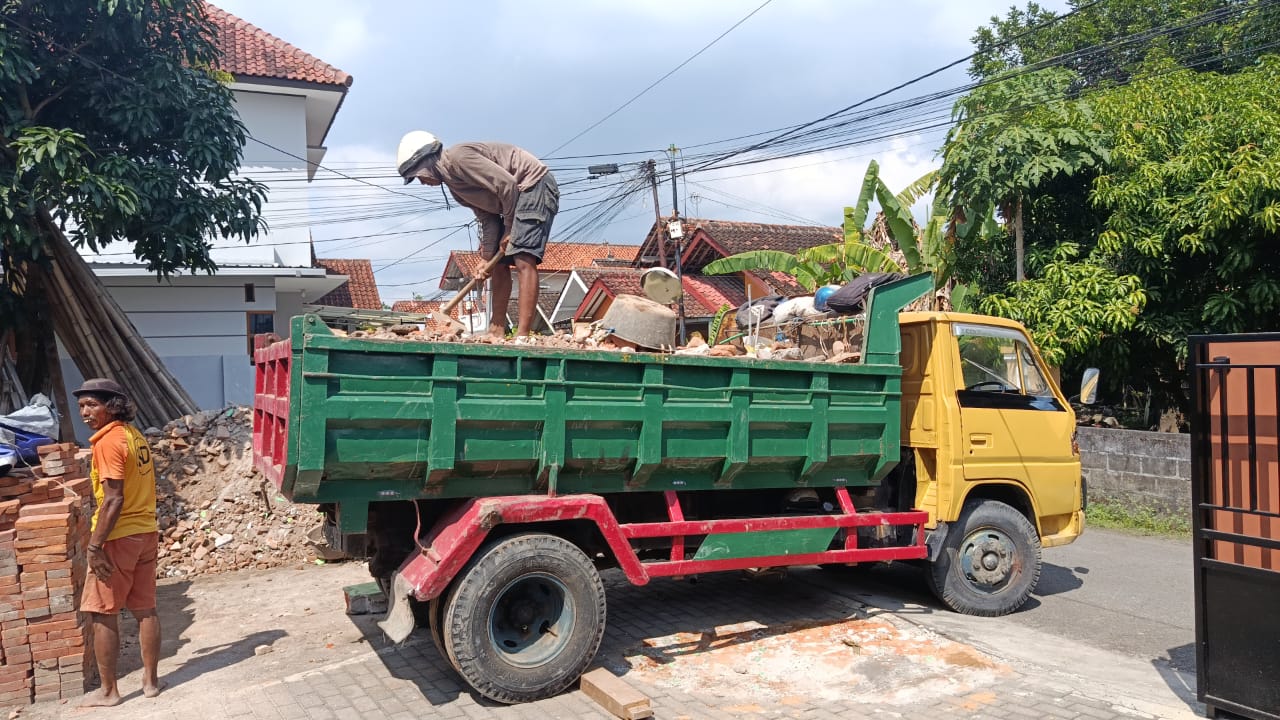 Jasa Urug Puing Jogja untuk Lahan Rumah dan Proyek Konstruksi